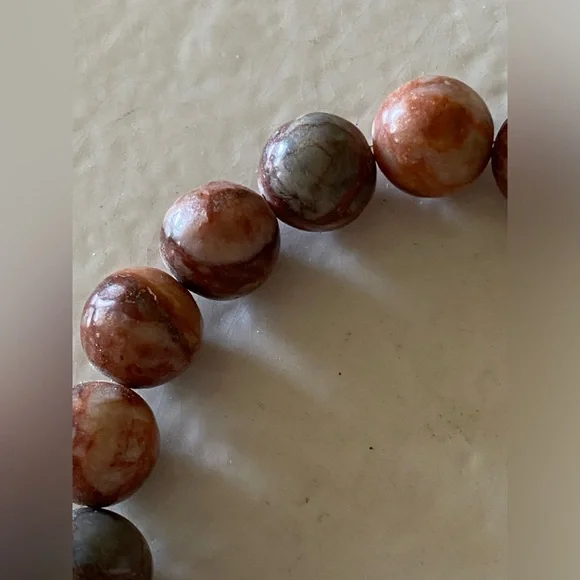 Shell & Jasper Bracelet - Picture 6 of 9